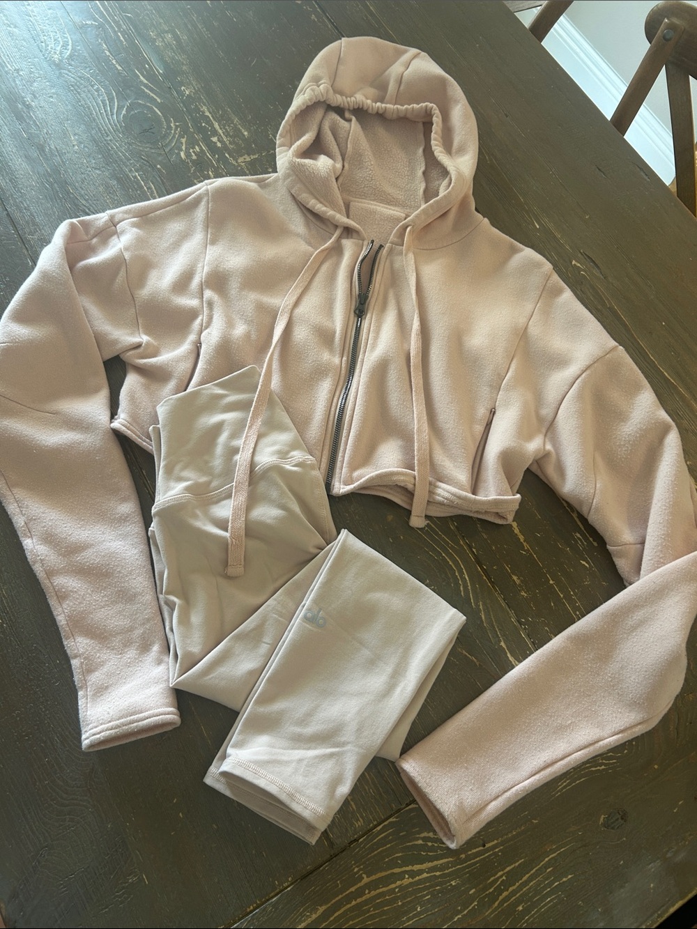 ALO Yoga Women's Light Blush Cropped Hoodie